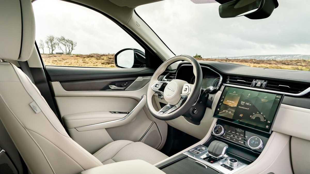 Jaguar f-Pace 2021 Interior