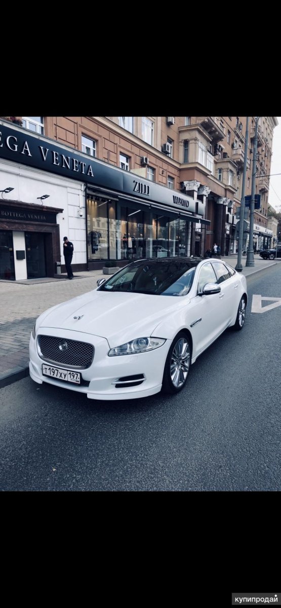 Jaguar XJ белый
