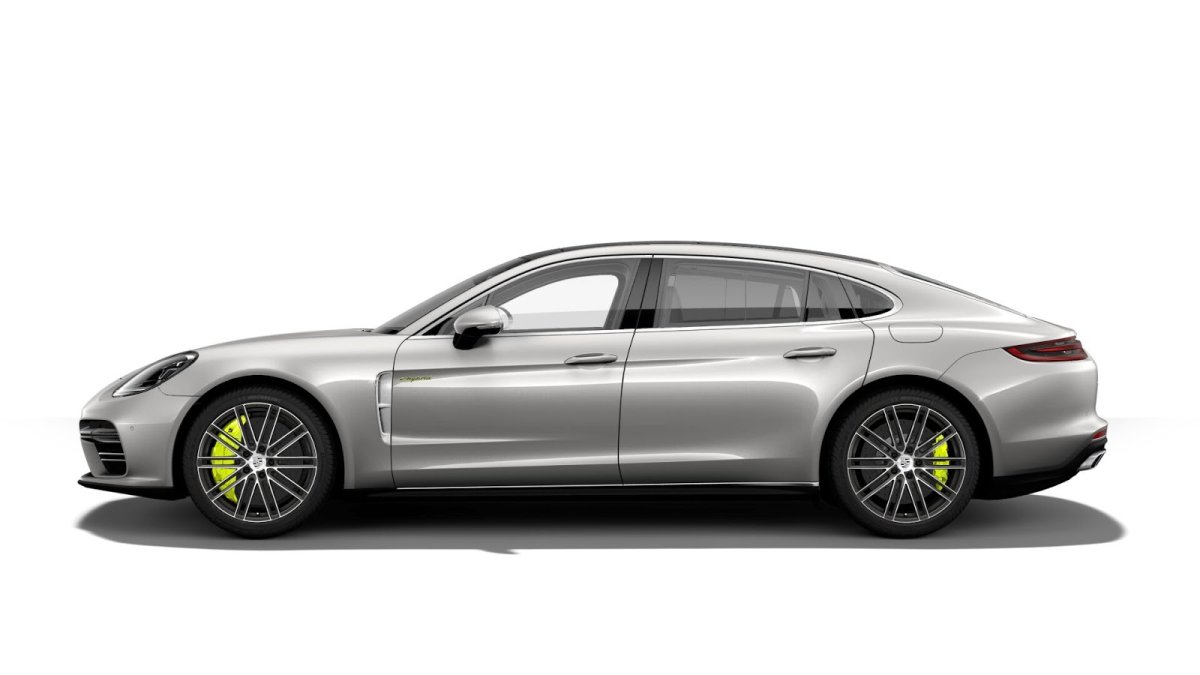 Porsche Panamera 2020 сбоку