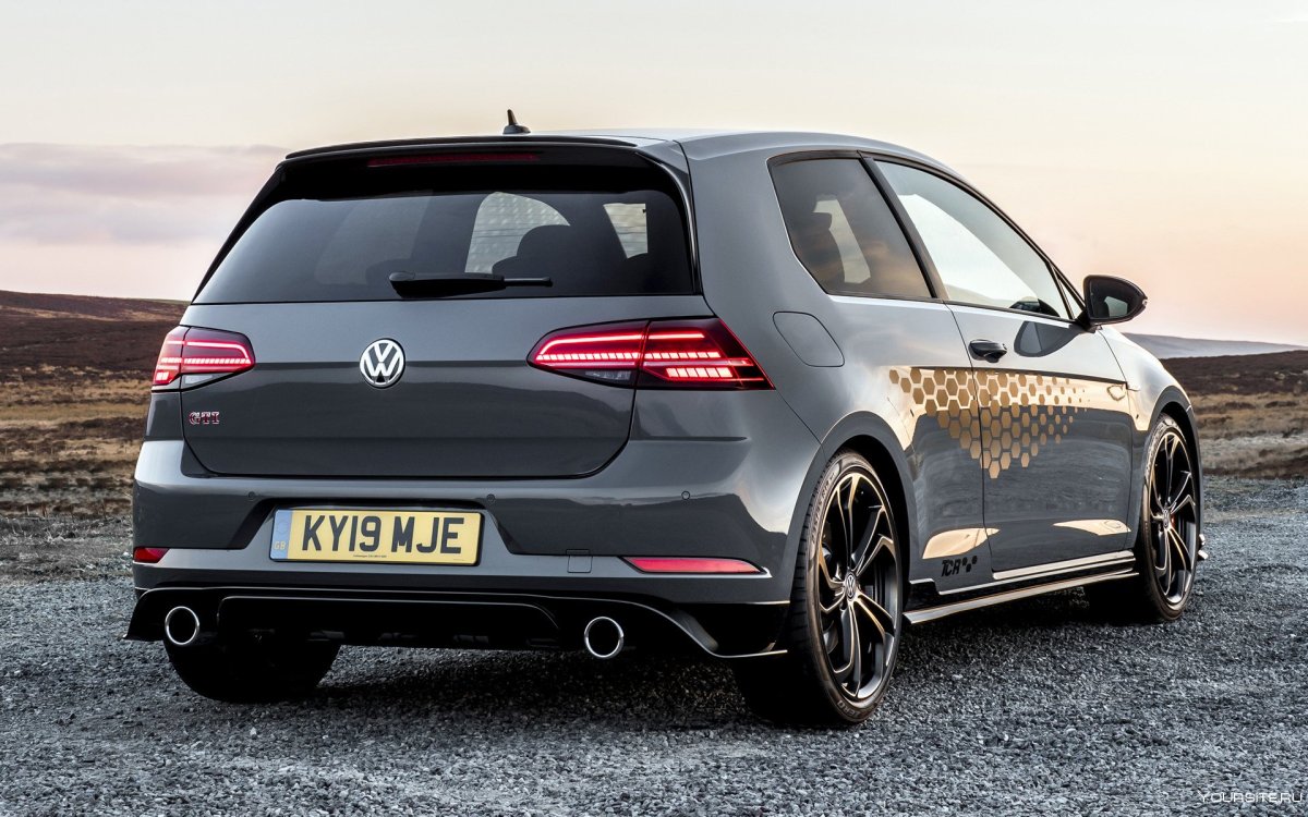 Фольксваген гольф GTI 2019