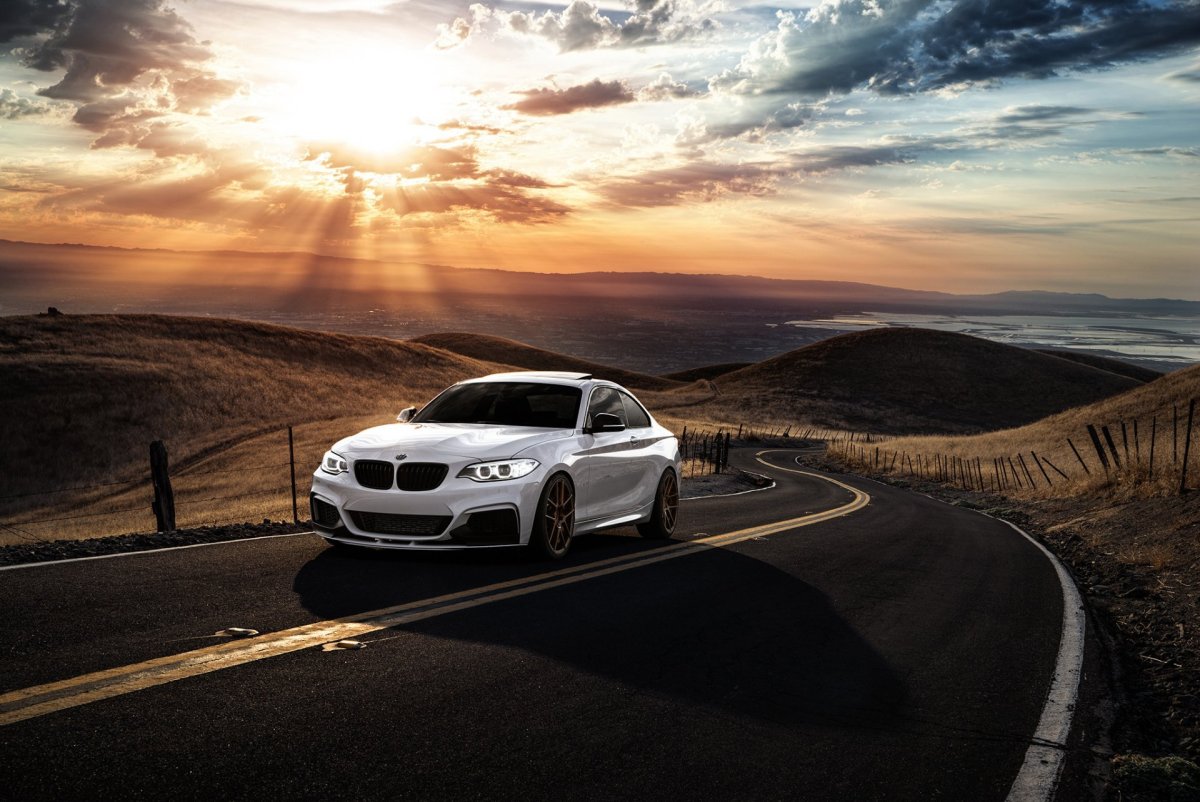 BMW m5 на закате