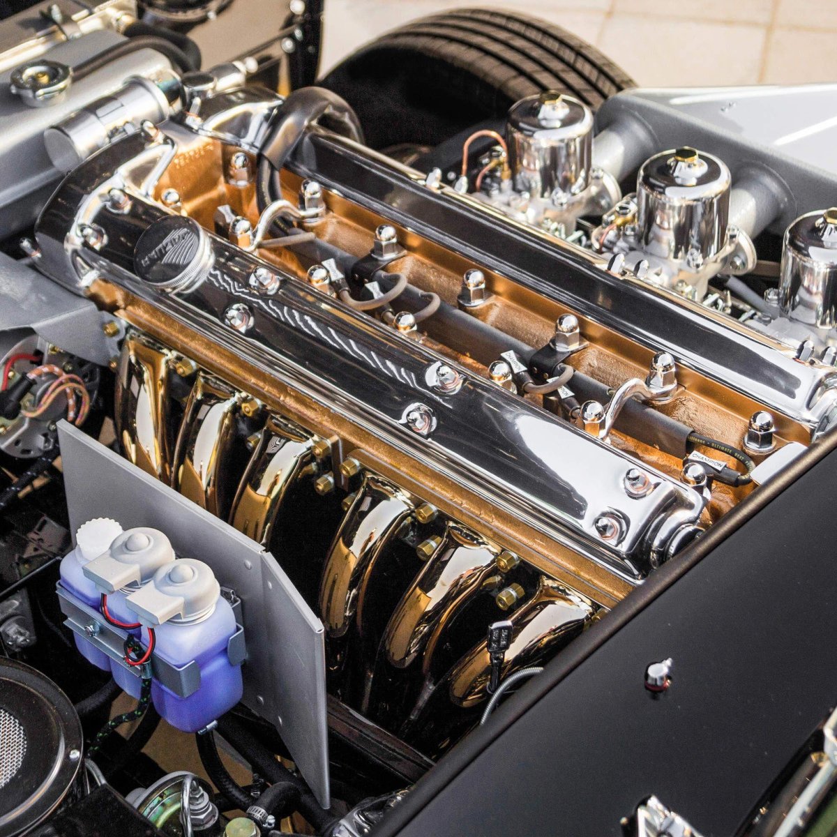 Jaguar JX Daimler v12 двигатель