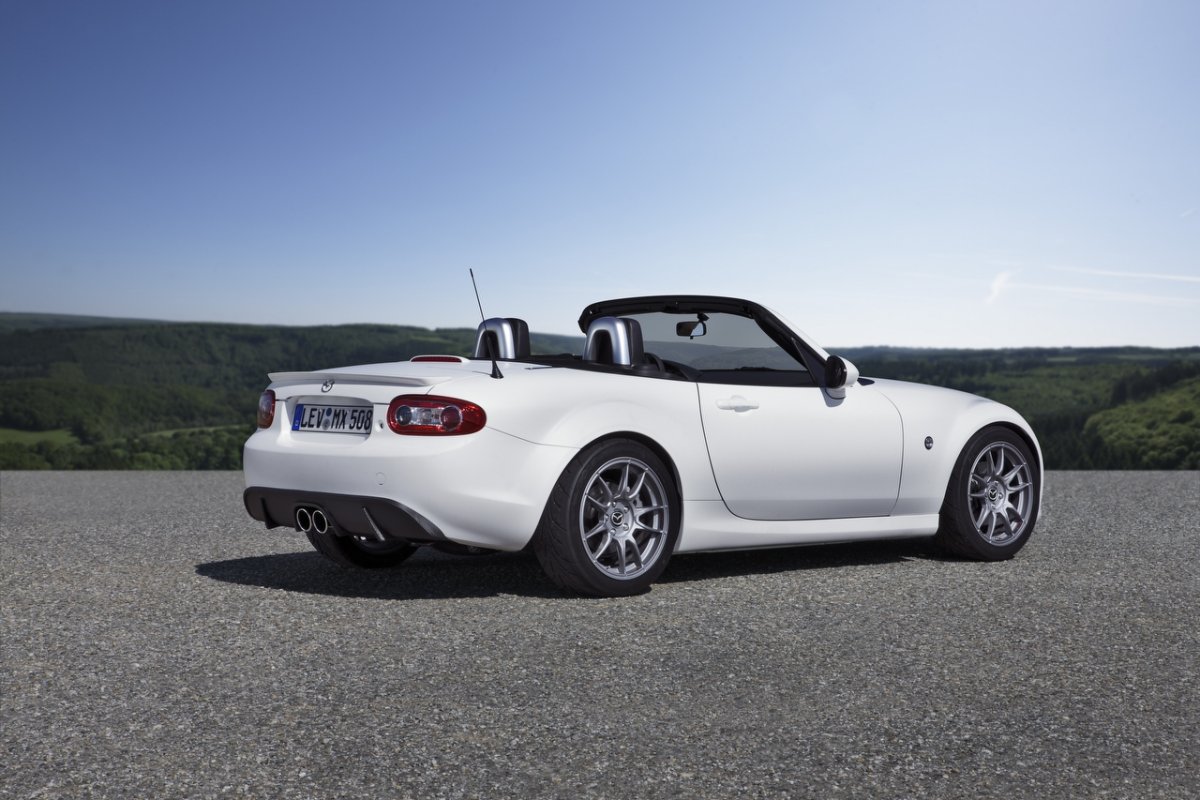 Мазда родстер MX 5