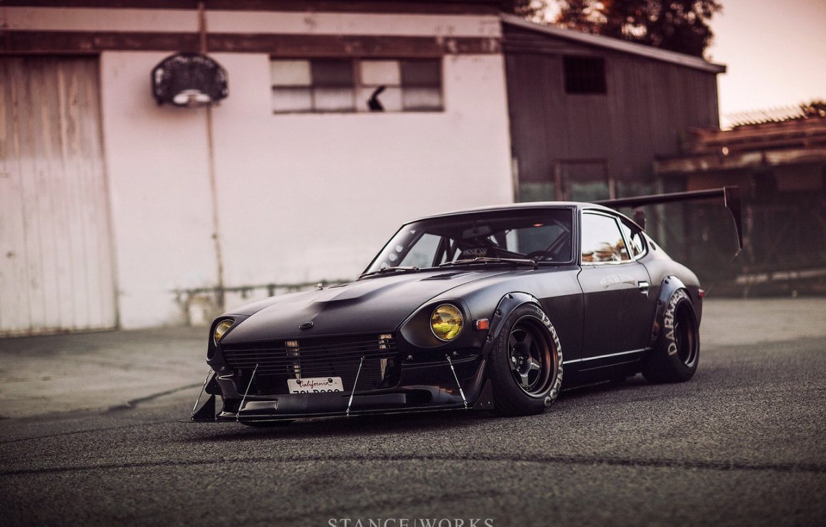 Datsun 240z stance