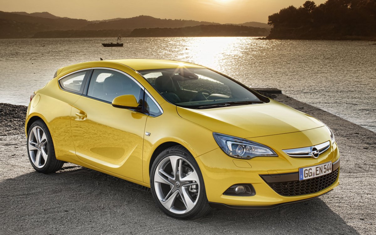 Opel Astra GTC 2013