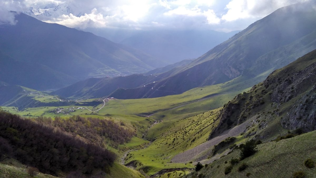 Горы Швейцарии и горы Северная Осетия