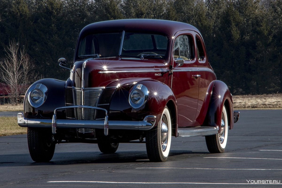 Ford v8 Deluxe 5 Window Coupe 1940