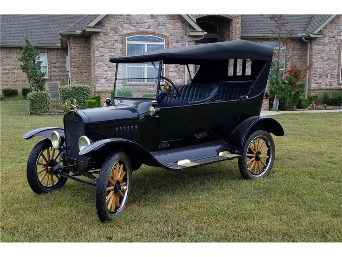 Ford model t с Генри Фордом