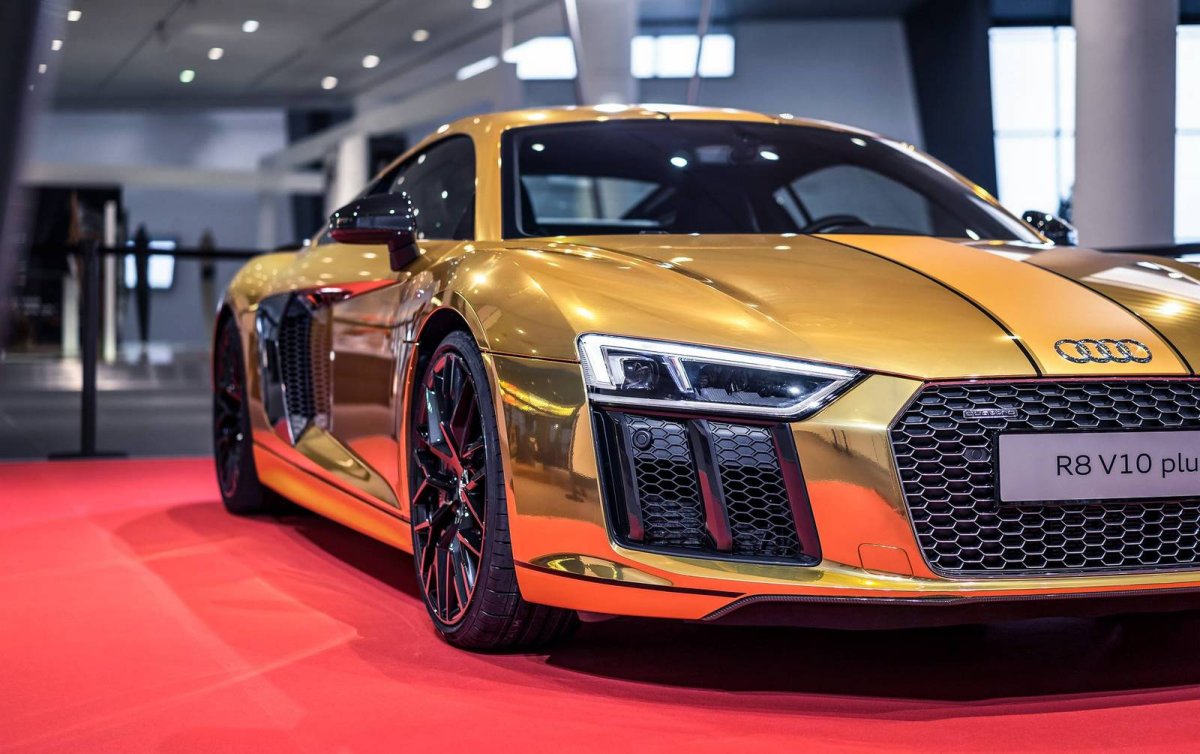 Audi r8 Золотая