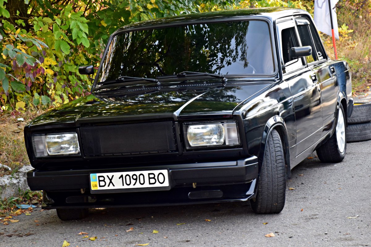 Жигули ВАЗ 2107 черный