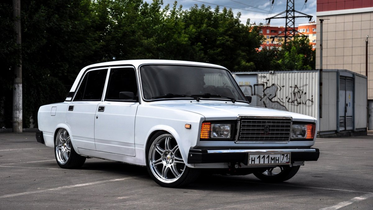 ВАЗ 2107 белая