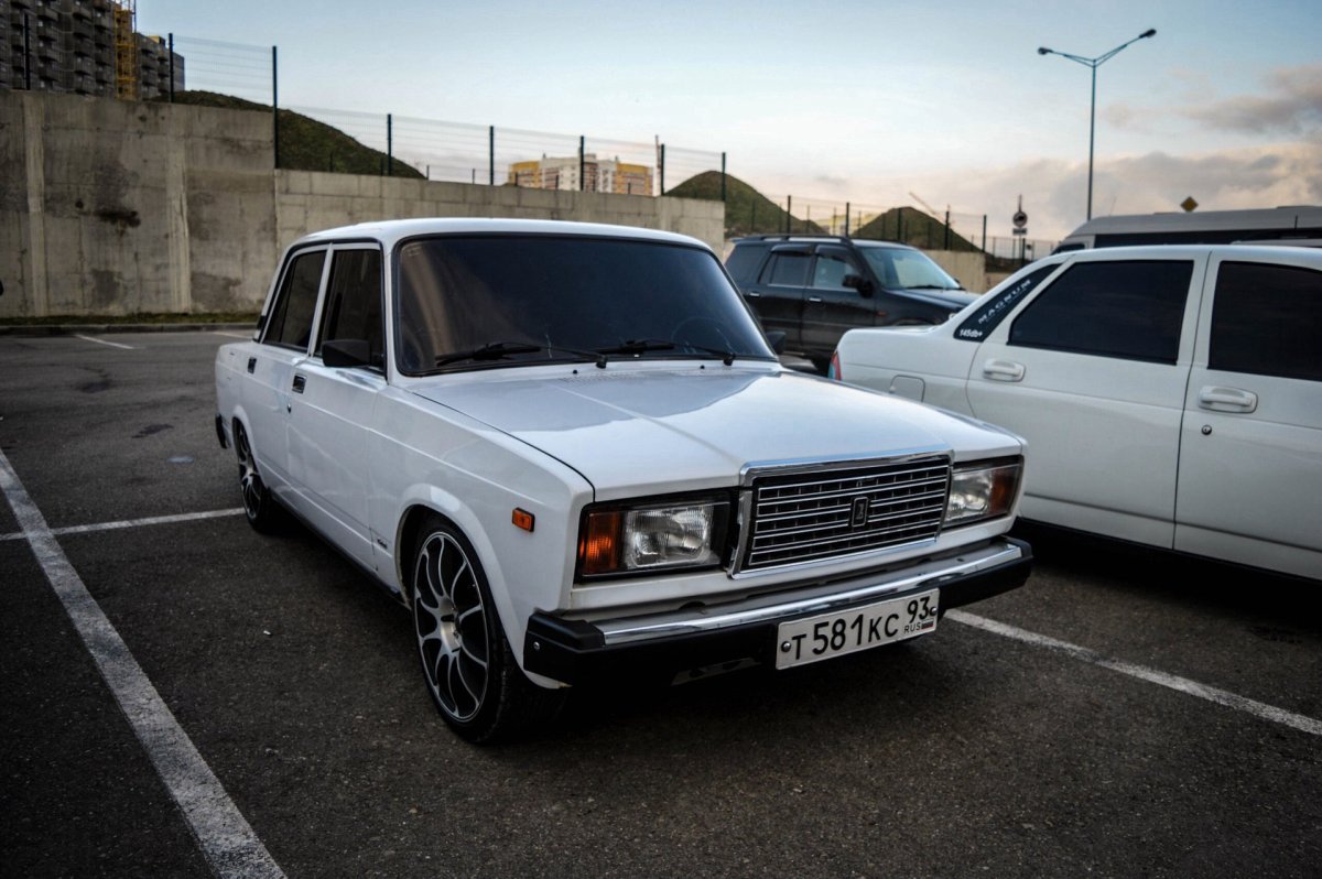 VAZ 2107 белый