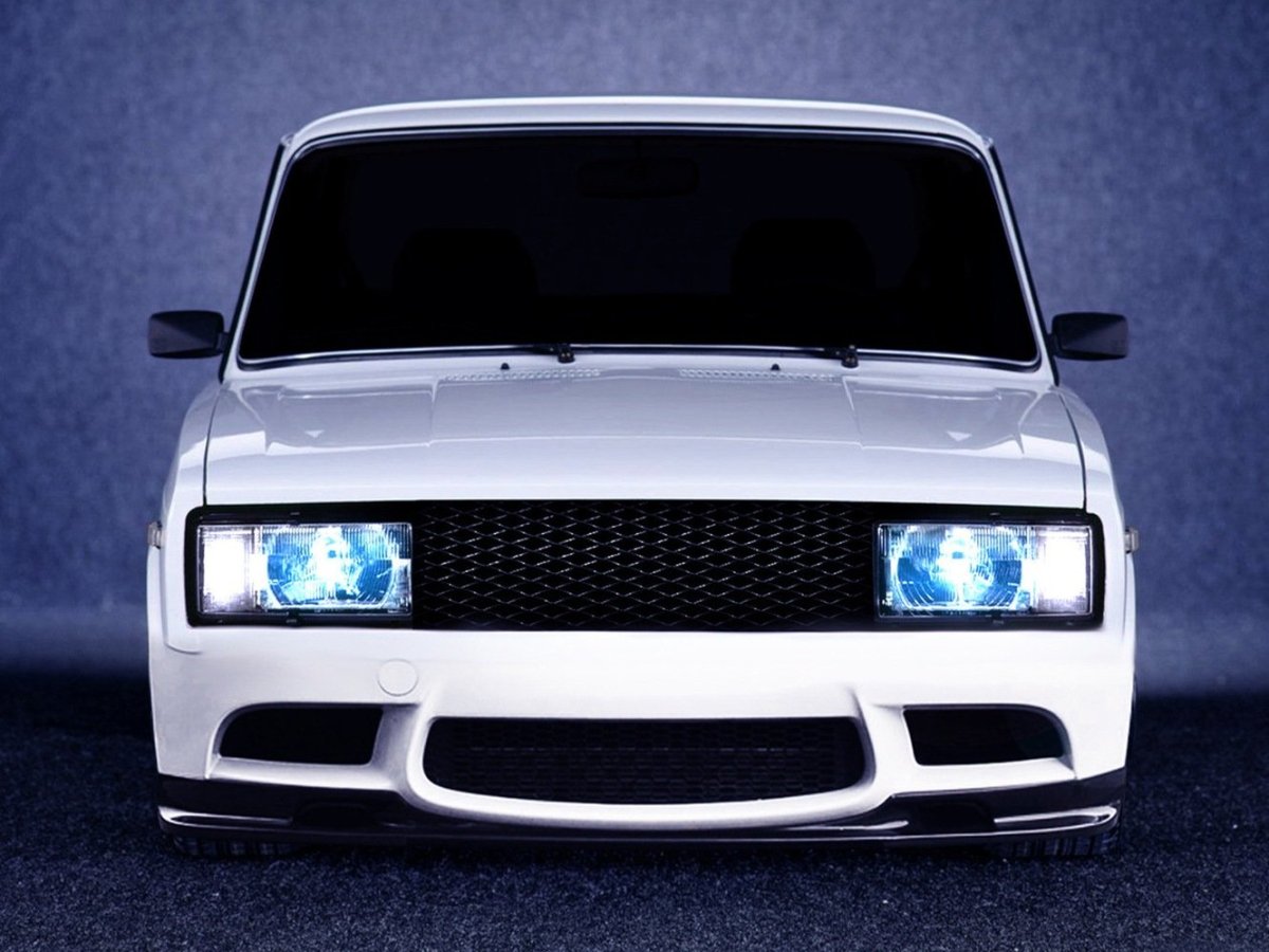 Тюнингованный ВАЗ 2105