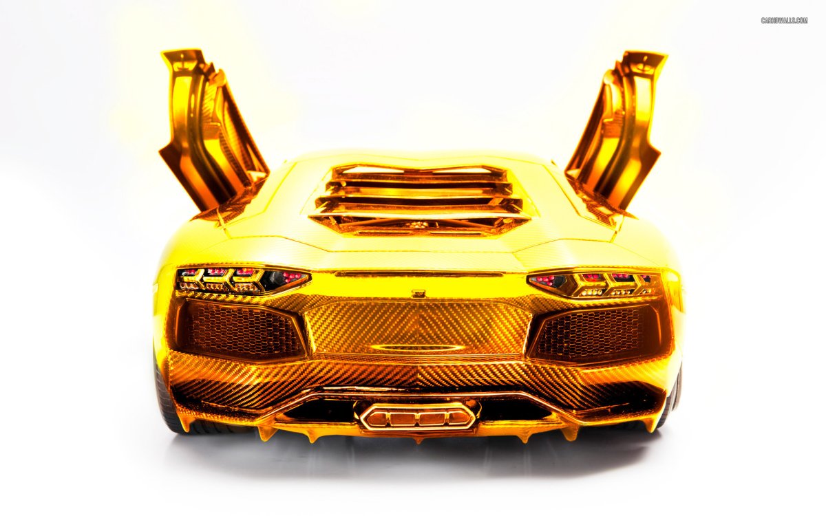 Lamborghini Aventador из золота