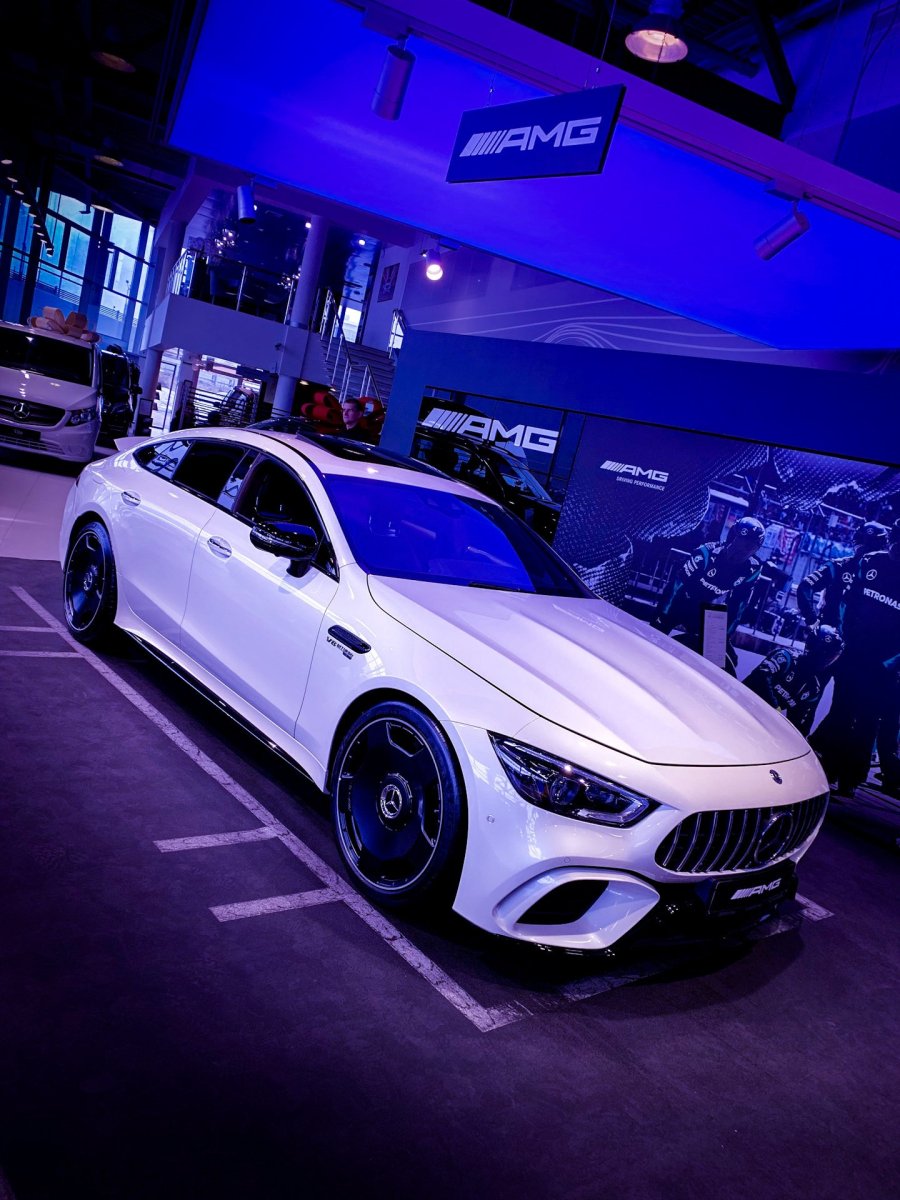 Мерседес gt 63 s AMG Coupe