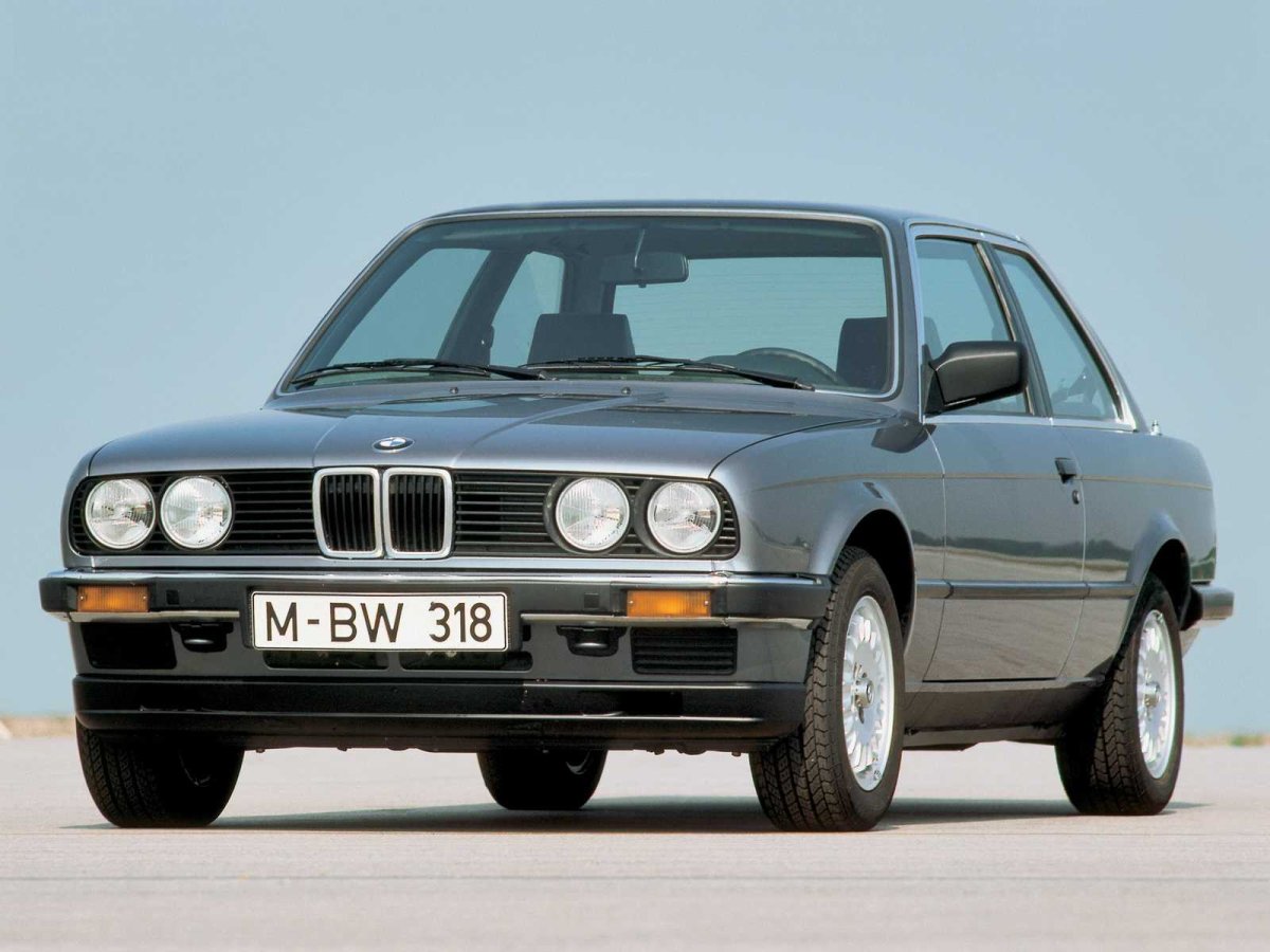 Купить старую бмв. BMW 3er II (e30). BMW 3 e30 318i. BMW e30 318i Coupe. BMW e30 318i.
