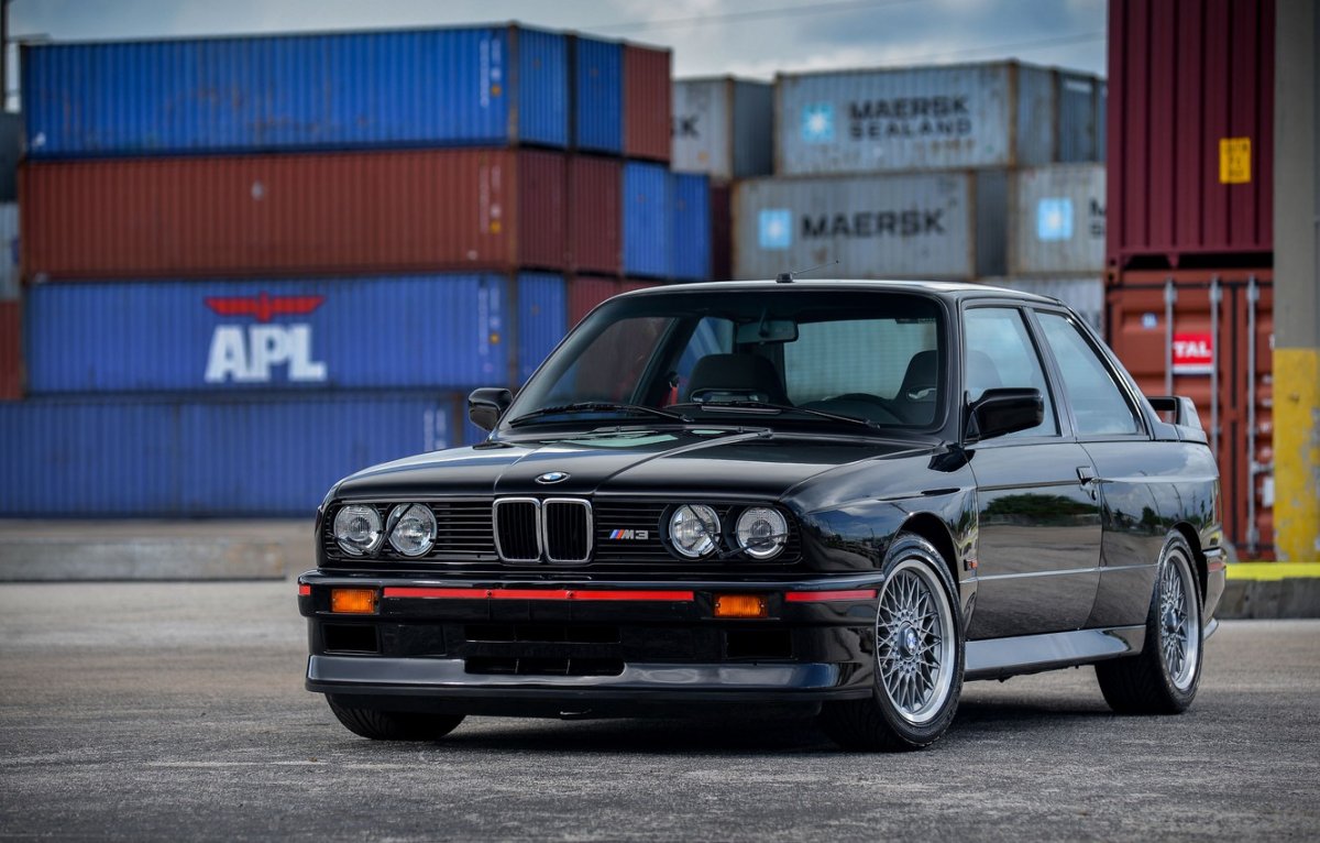 BMW e30 m3 седан