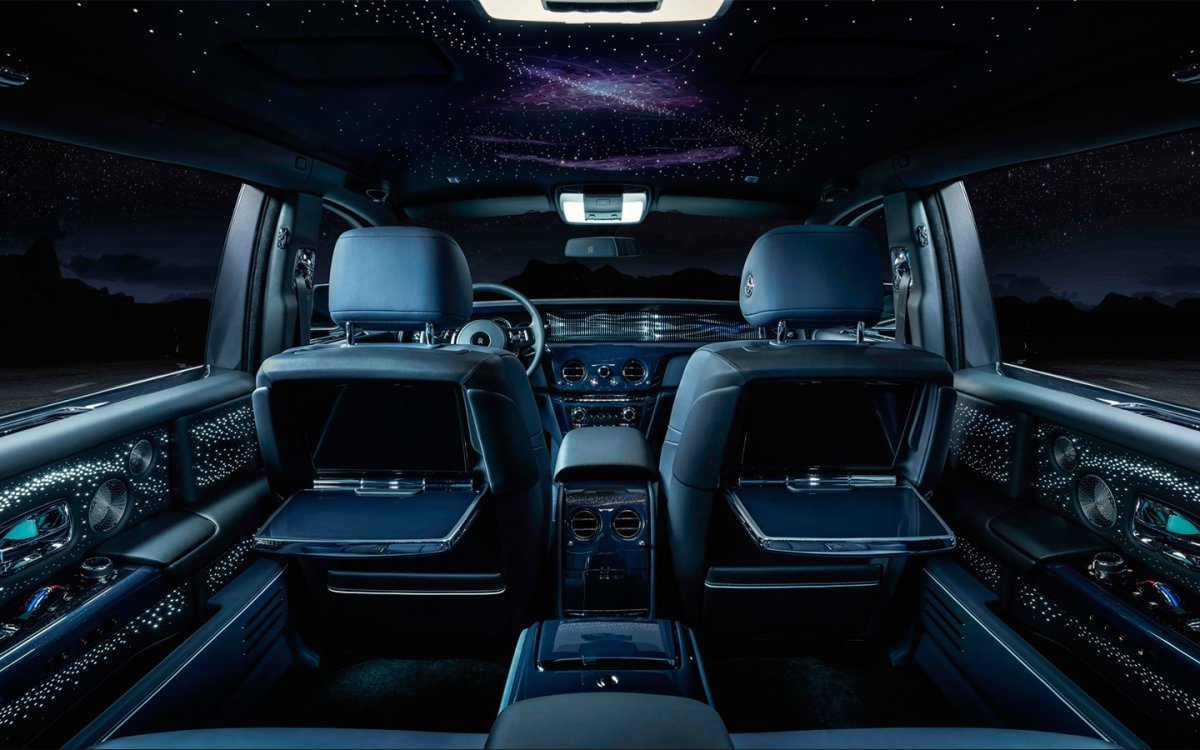 Rolls Royce Phantom 2021 салон