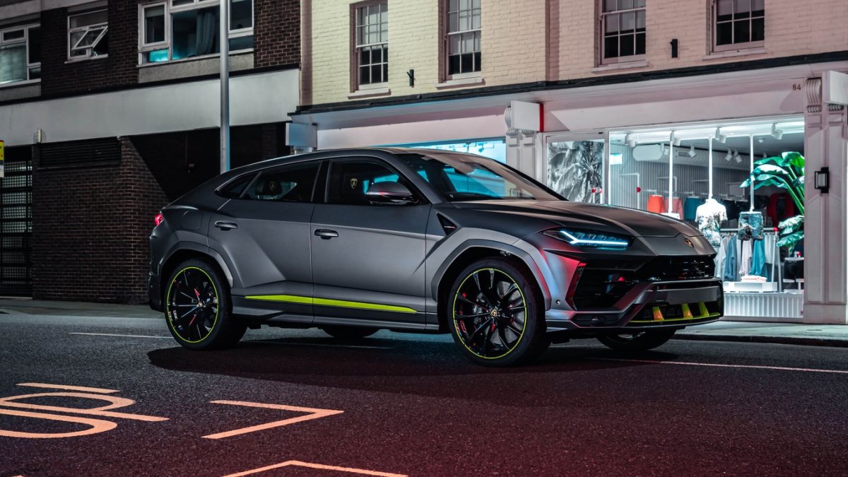 Lamborghini Urus графит