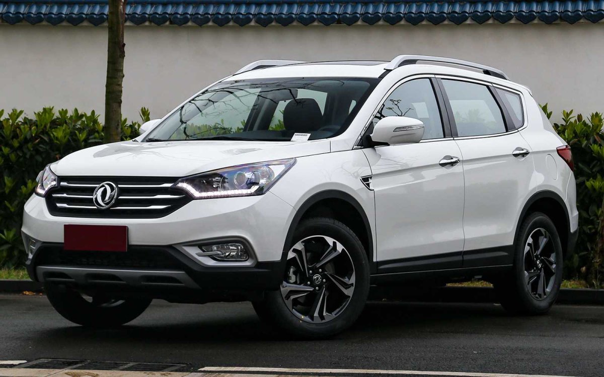 Китайский кроссовер Dongfeng ax7