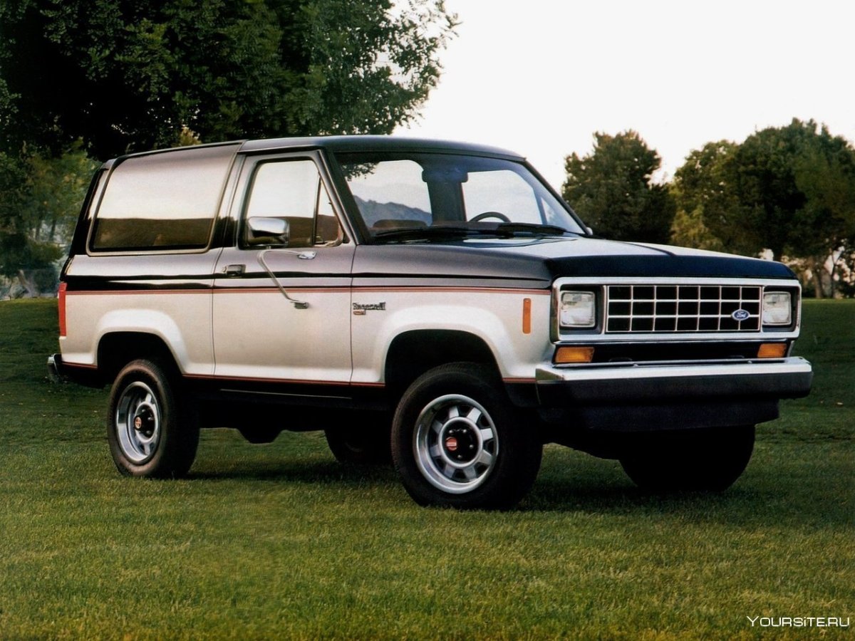 Ford Bronco 2