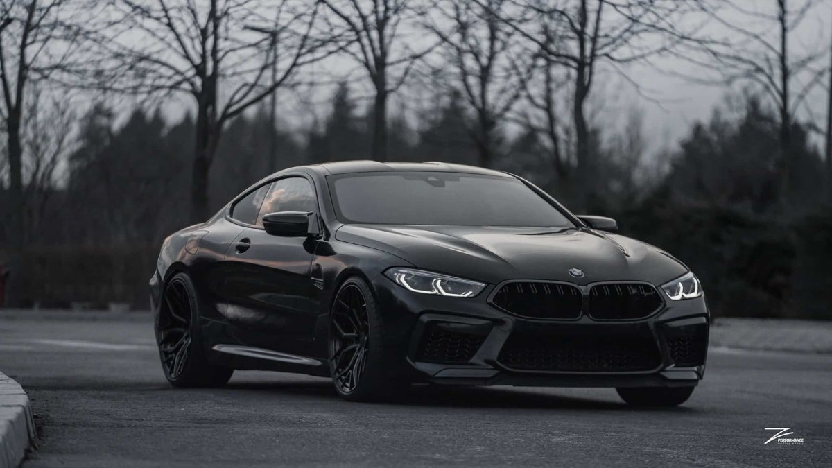 BMW m8 Competition черная