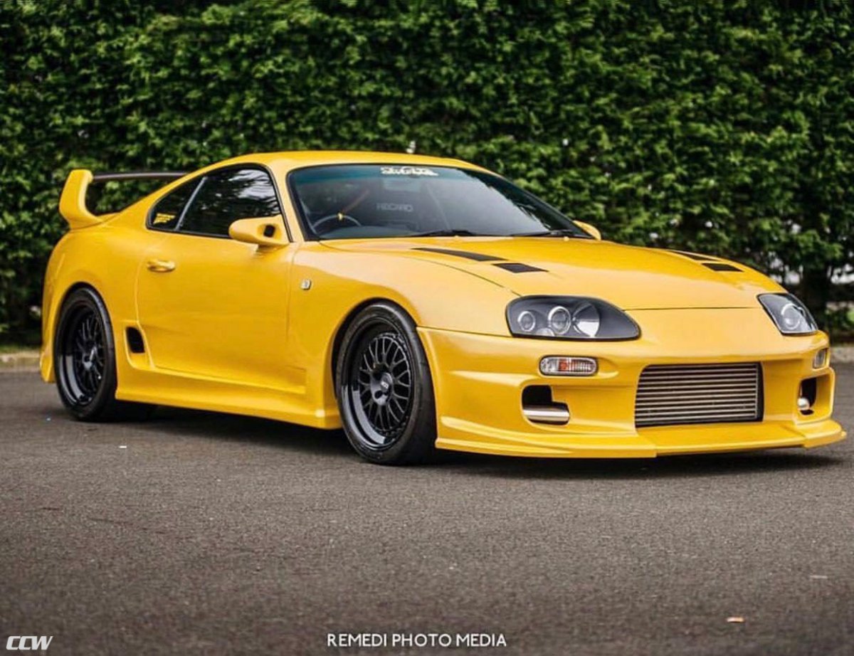 Toyota Supra mk4 Yellow