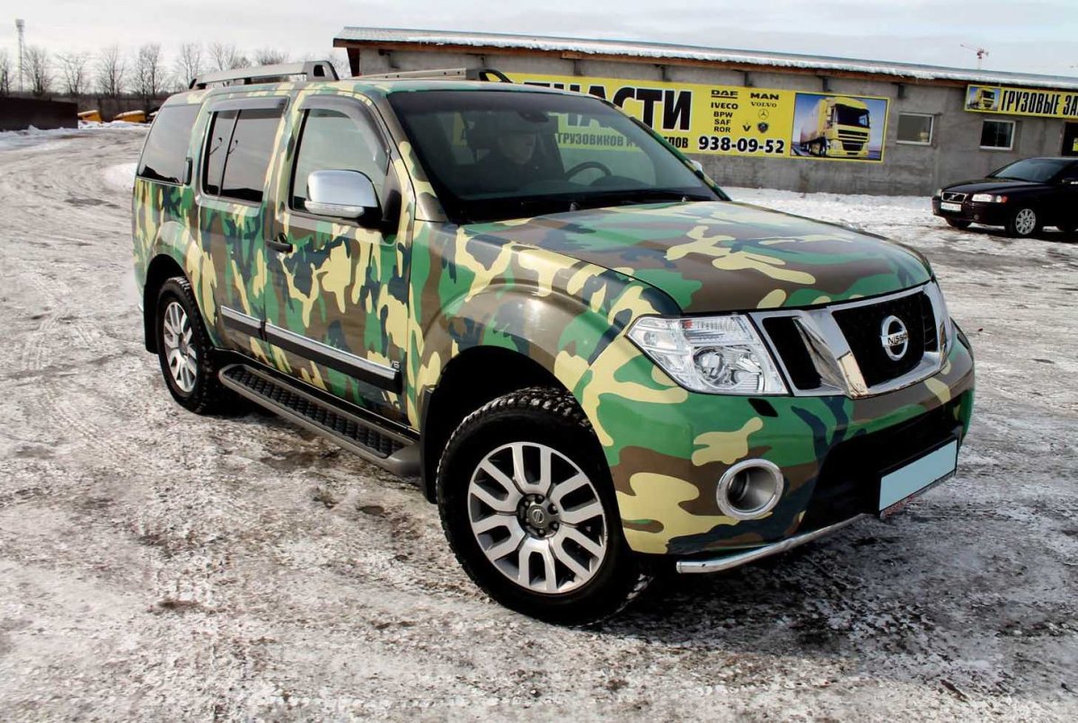 Nissan Pathfinder хаки