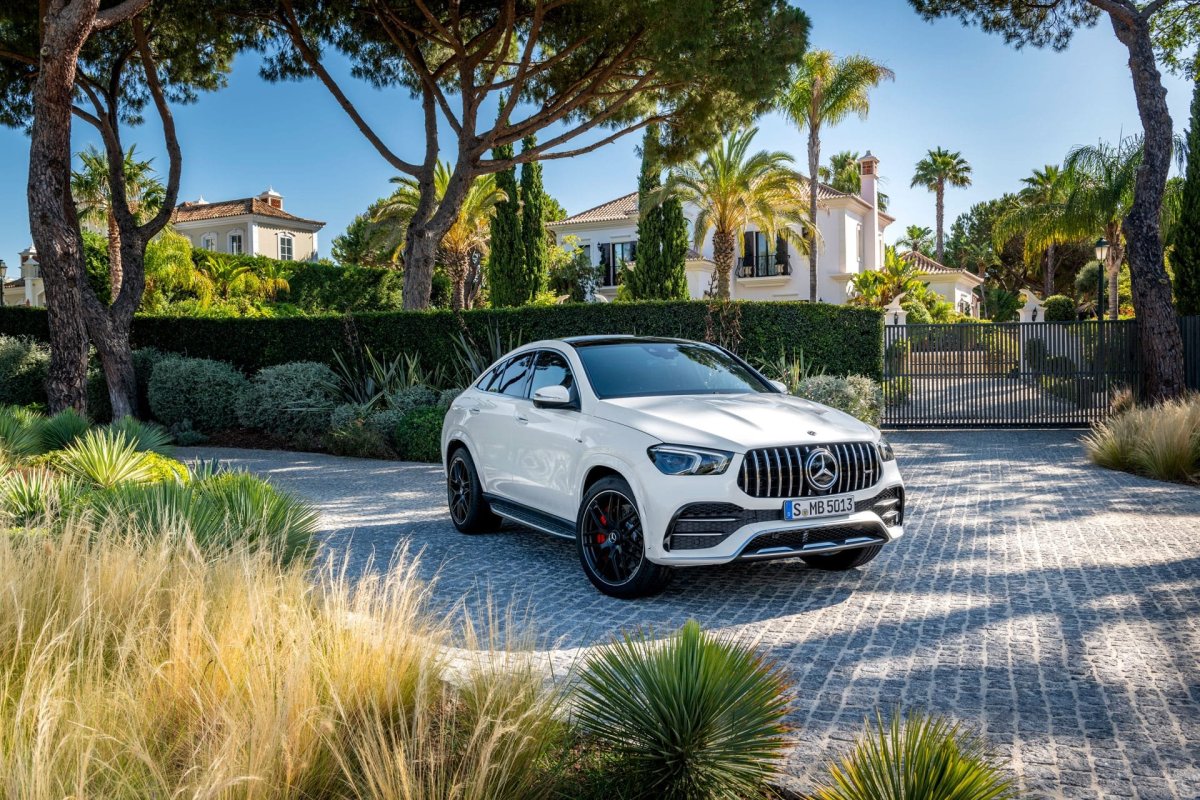 Mercedes-AMG GLE купе 2021 белый