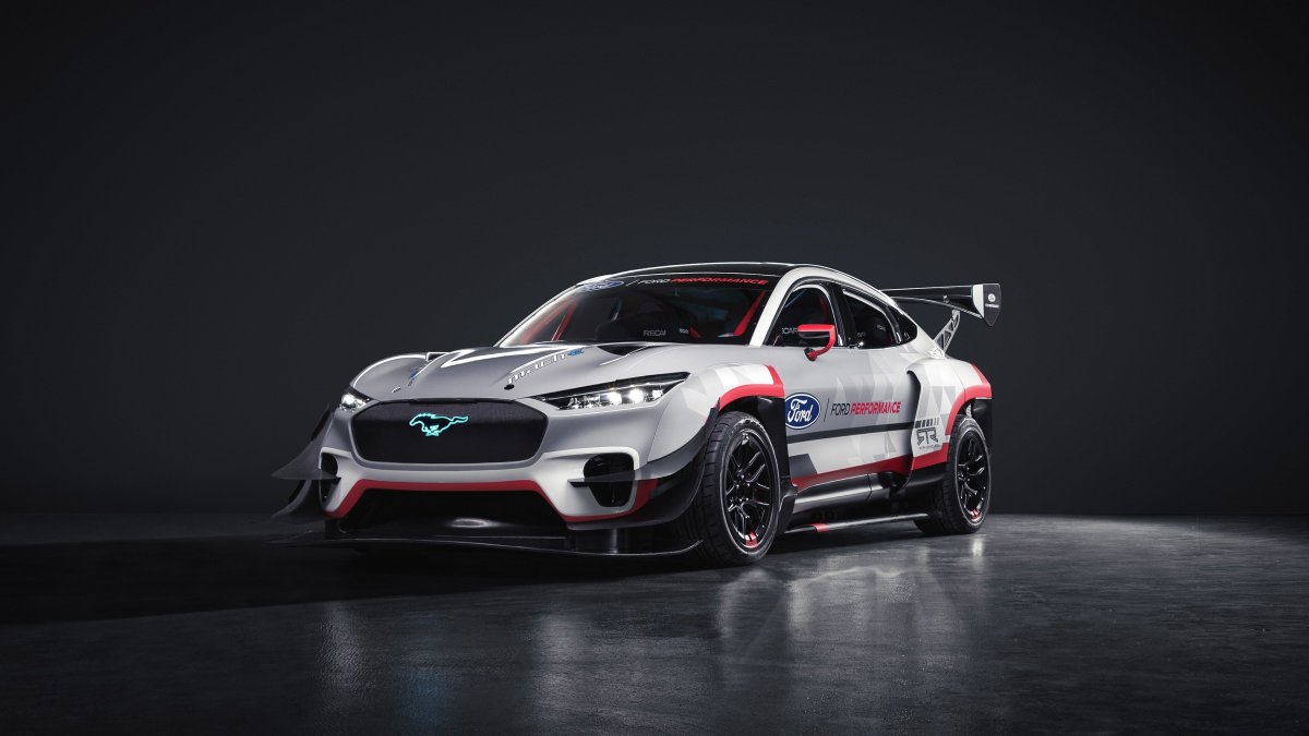 2021 Ford Mustang Mach-e 1400
