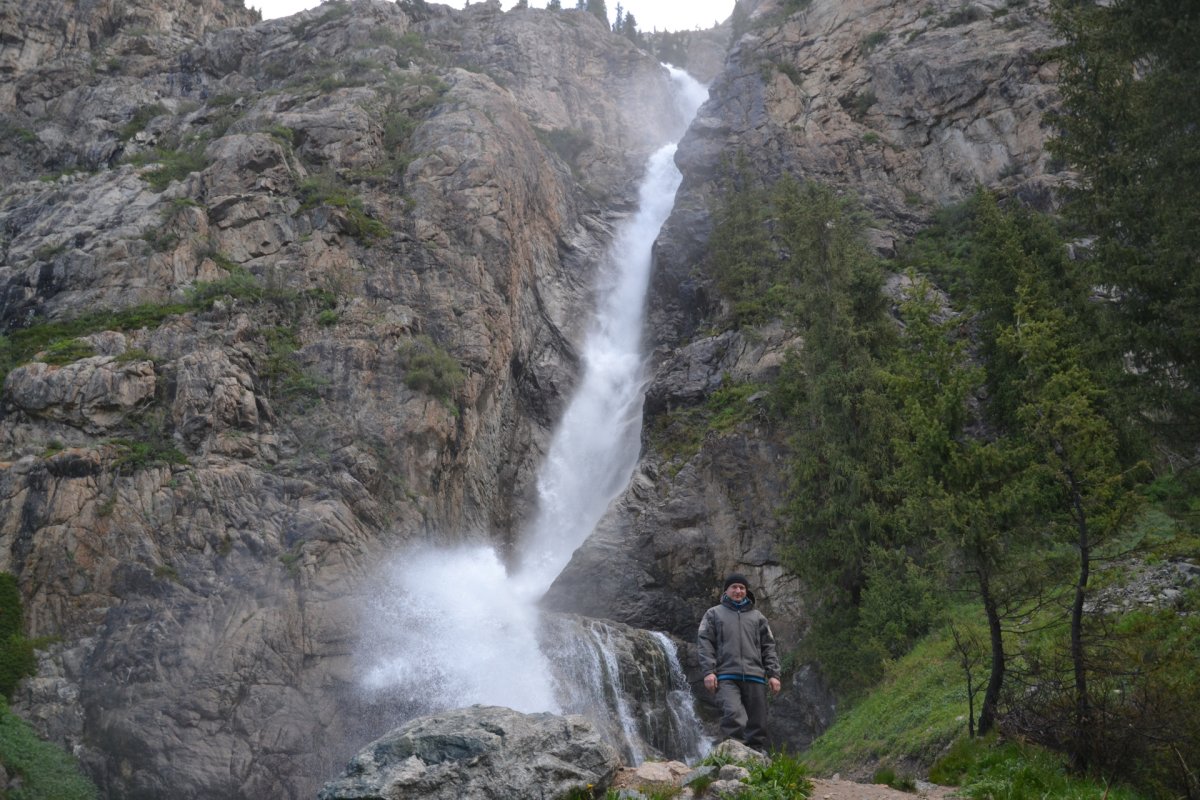Водопад Бурхан Булак с высоты