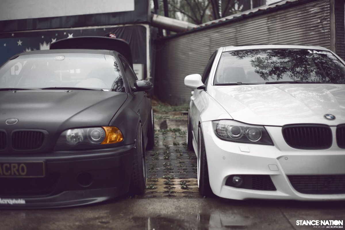 Две BMW рядом