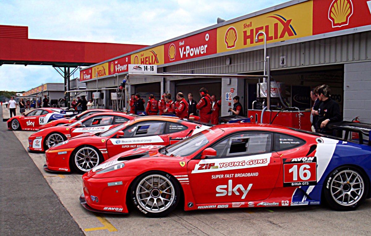 Mobil balap Ferrari
