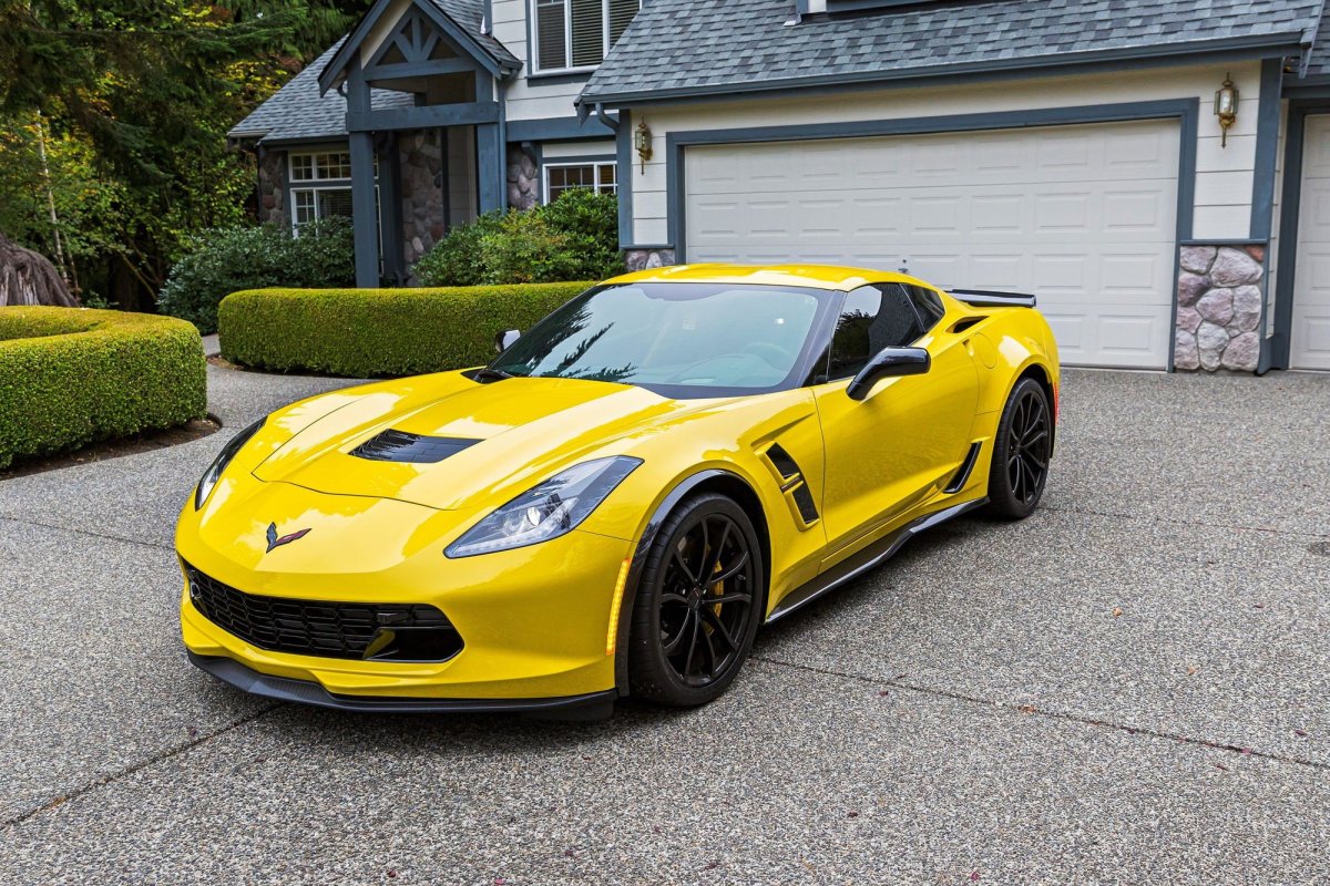 Corvette c7 желтый