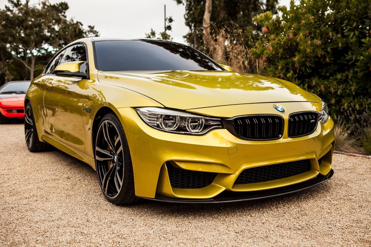 BMW m4 Золотая