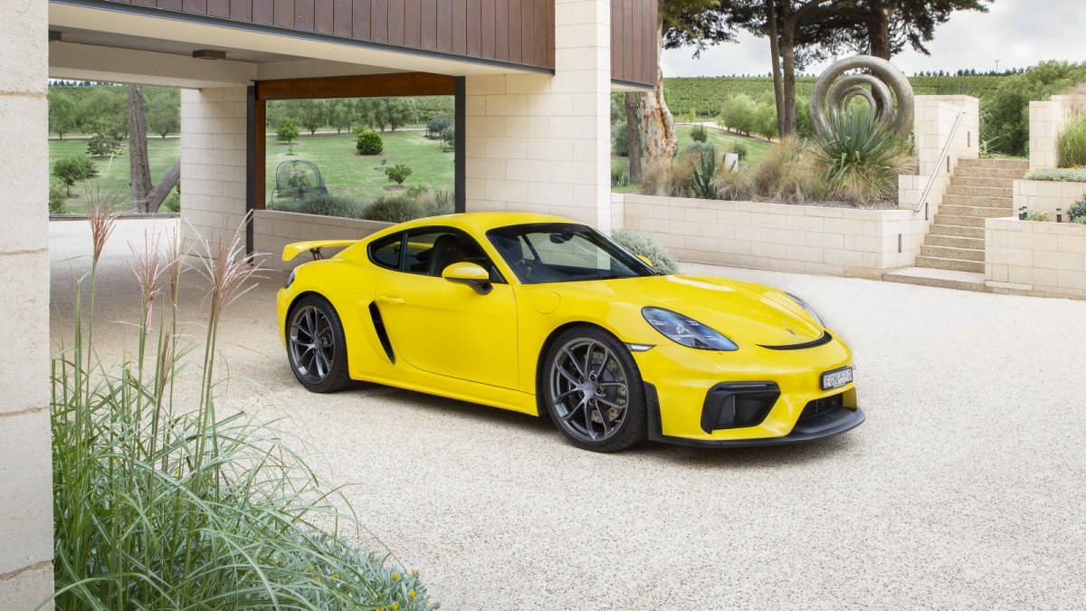 Porsche 718 Cayman gt4