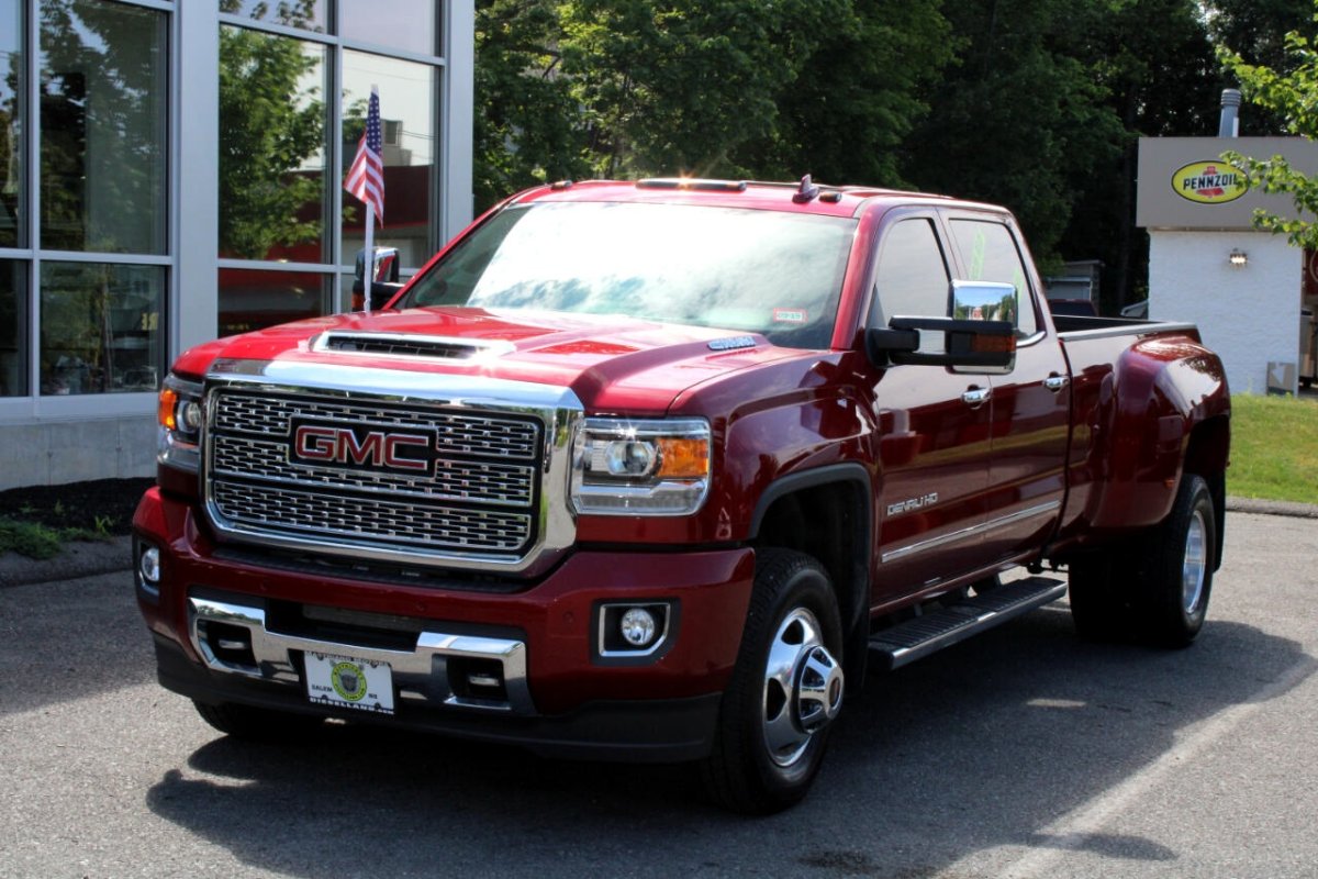 GMC Sierra 3500 HD Denali