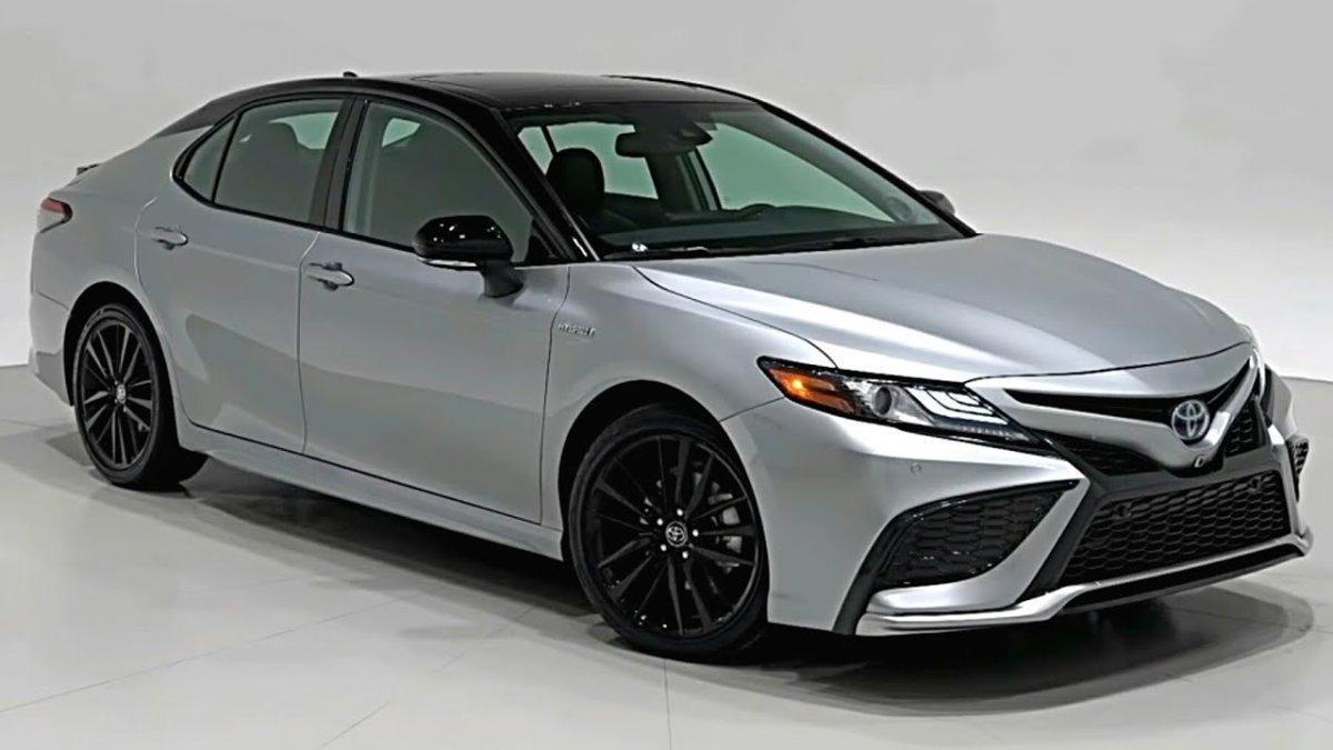 Toyota Camry 2021