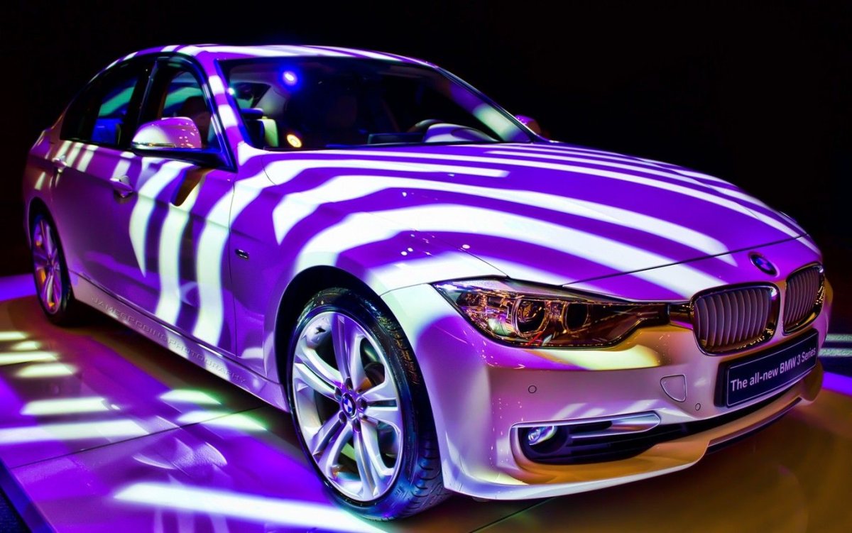 Гоночные фиолетовая BMW