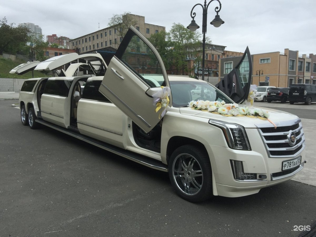 Лимузин белый пикап Cadillac
