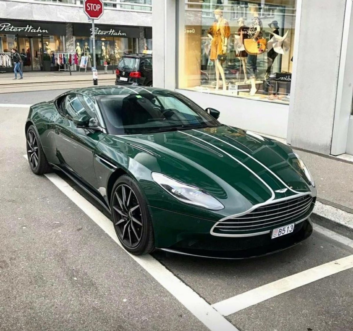Aston Martin Vanquish Green