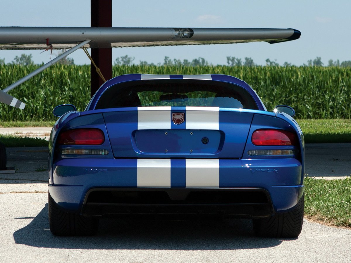 Dodge Viper srt 10 сзади