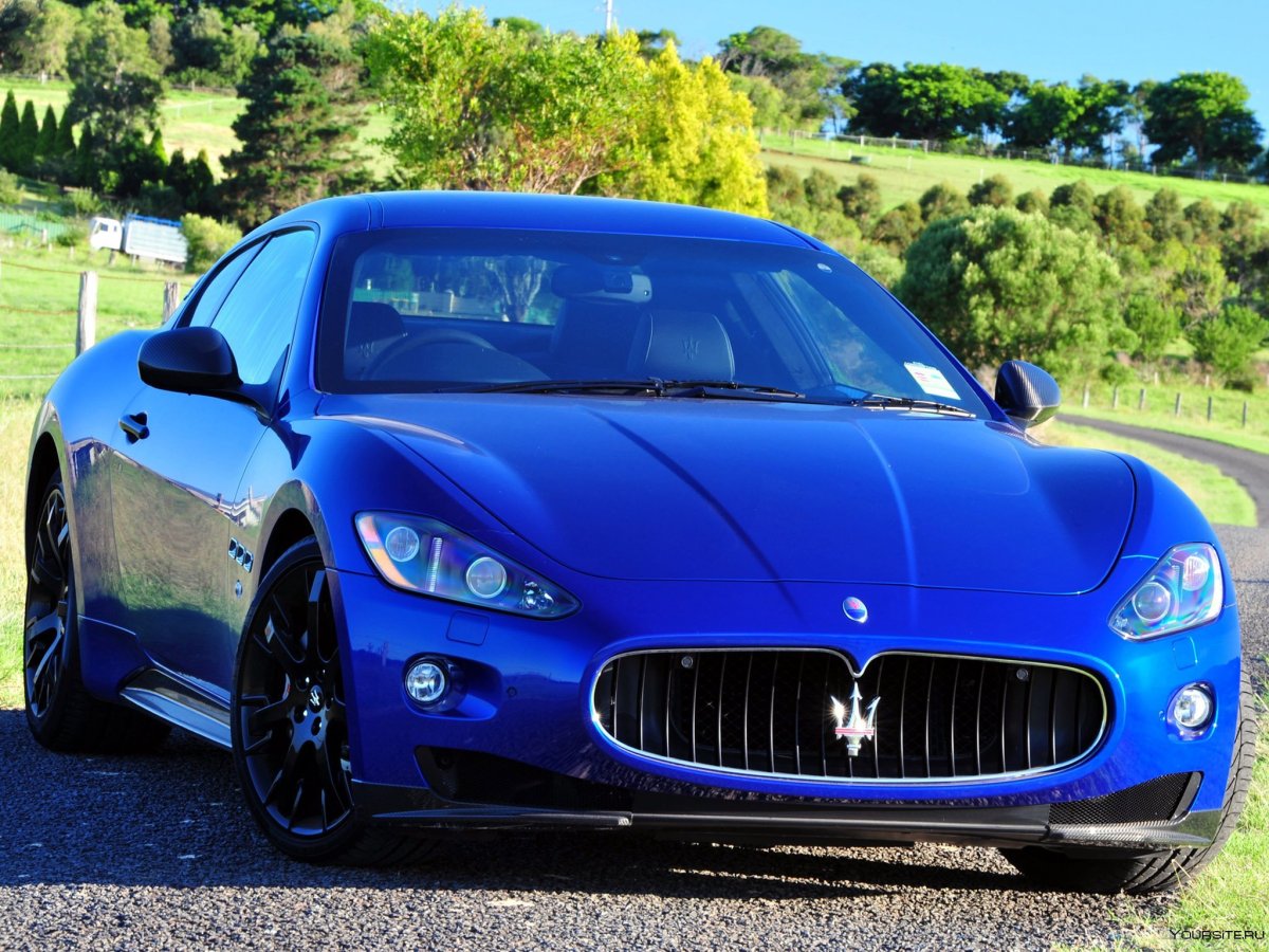 Maserati GRANTURISMO синий