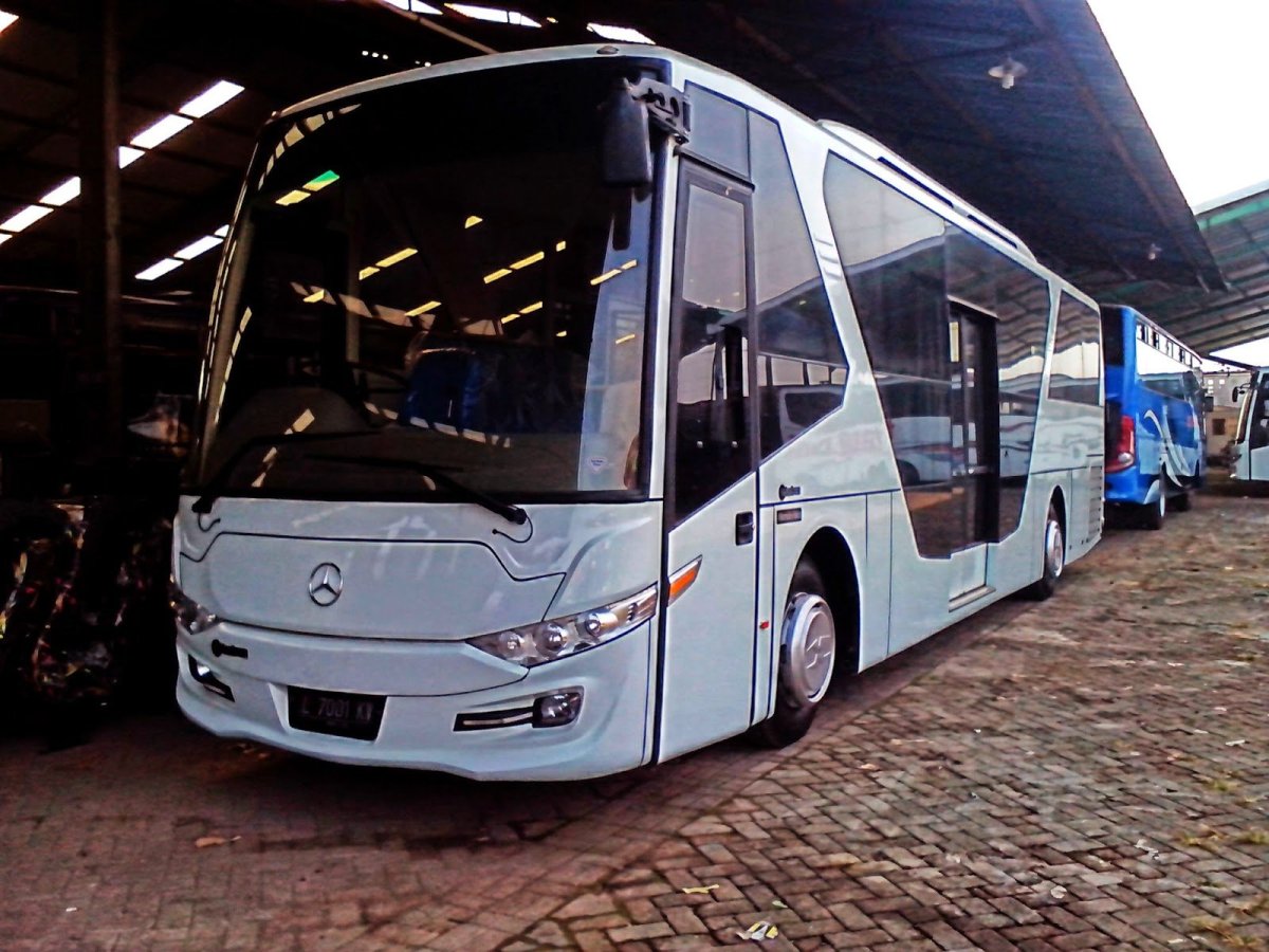 Автобус Мерседес 52