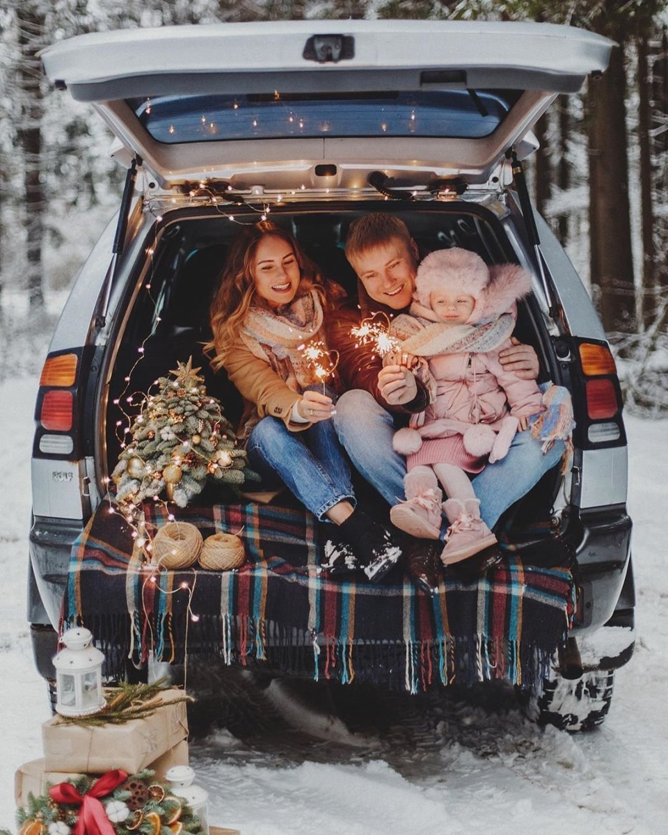 Фотосессия в багажнике машины зимой