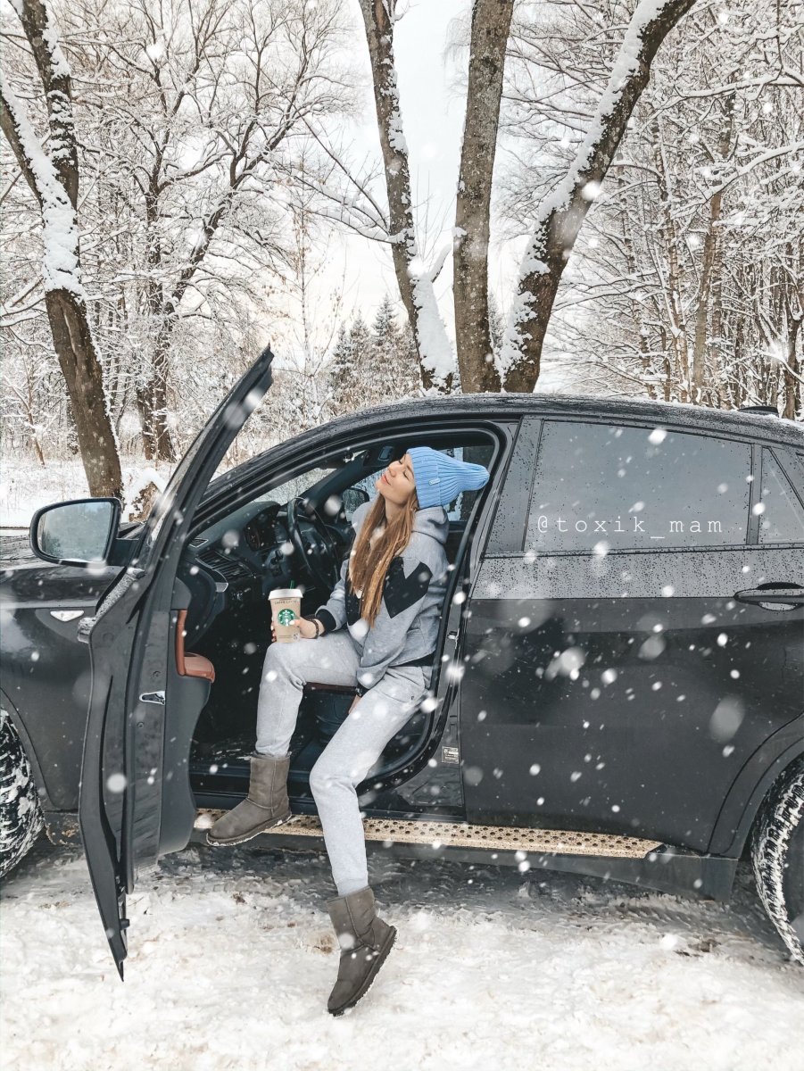 Фотосессия зимой с машиной пары новогодня3