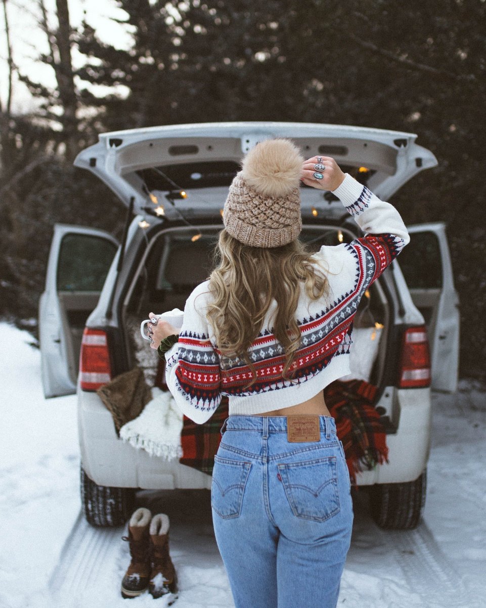Фотосессия в багажнике машины зимой