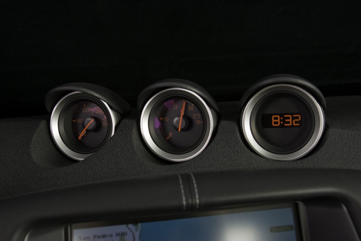 Nissan 370z приборная панель