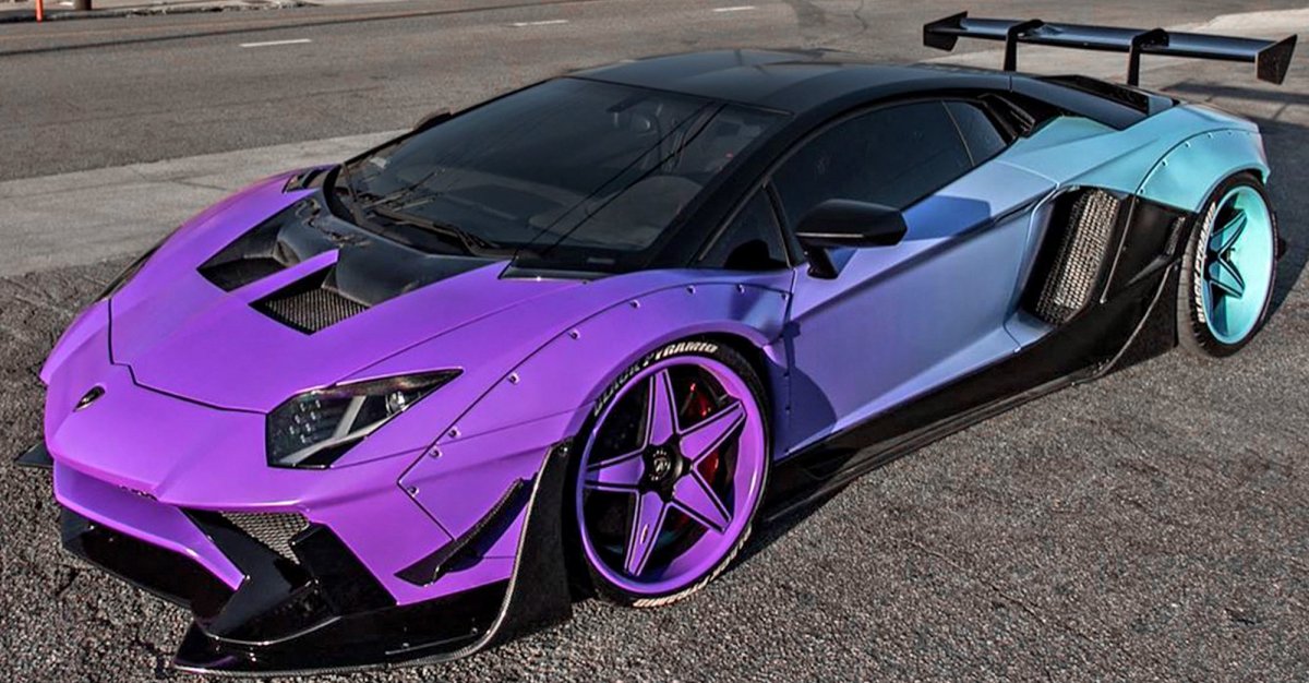 Lamborghini Aventador SV Purple