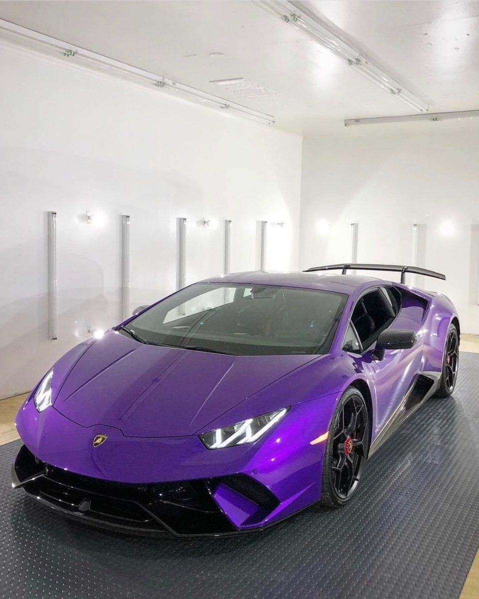Lamborghini Huracan Performance фиолетовый